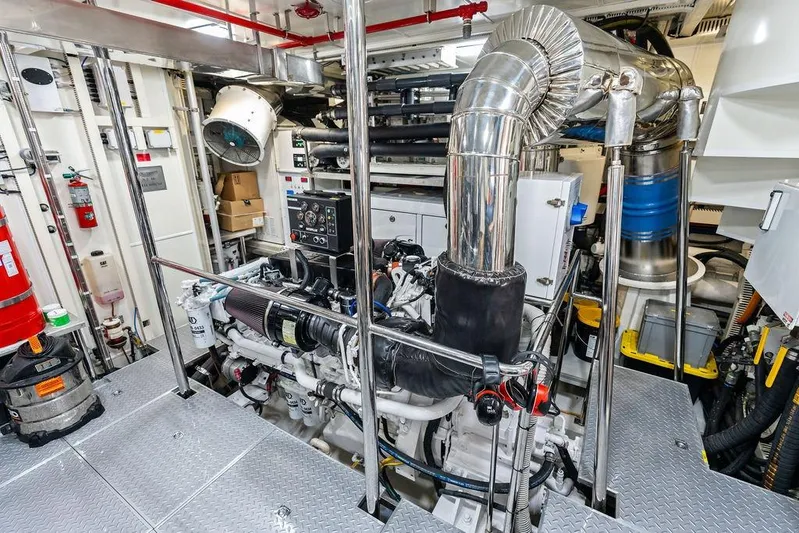  Yacht Photos Pics Engine room of 2014 Horizon RP 110 yacht, featuring advanced machinery and equipment.