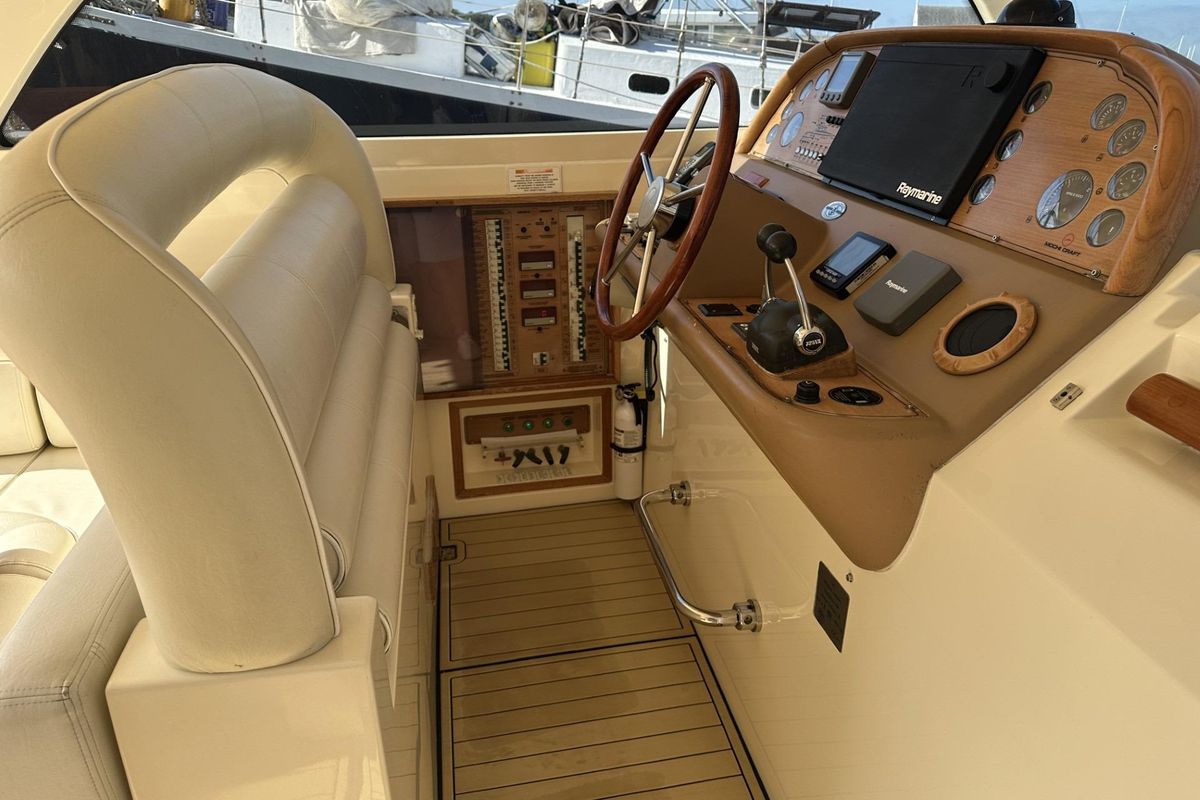 2007 Mochi Craft 44 
