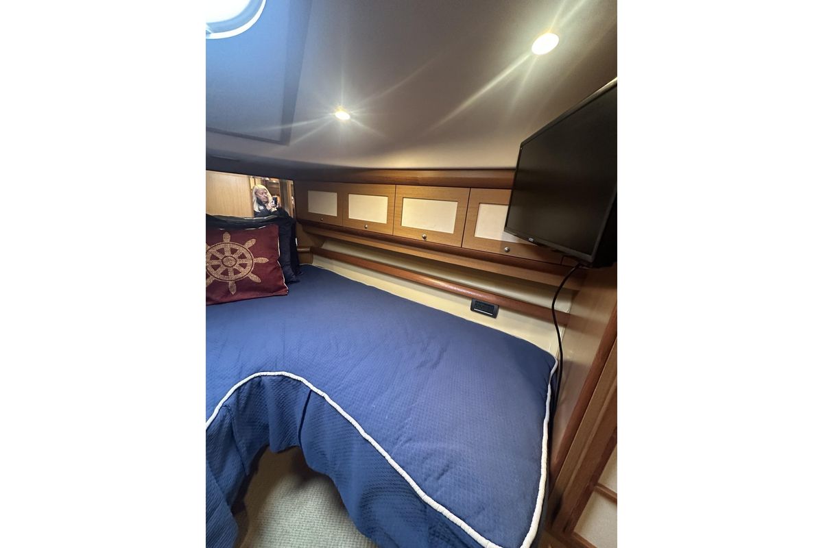 2007 Mochi Craft 44 