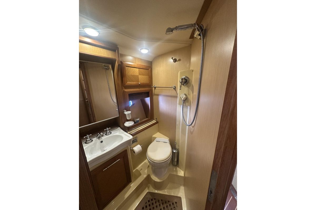 2007 Mochi Craft 44 