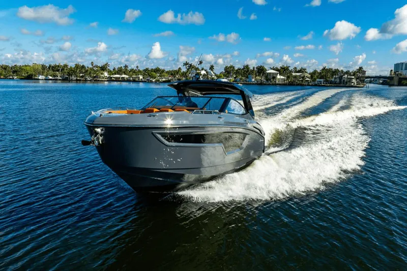 Knee Deep Yacht Photos Pics 