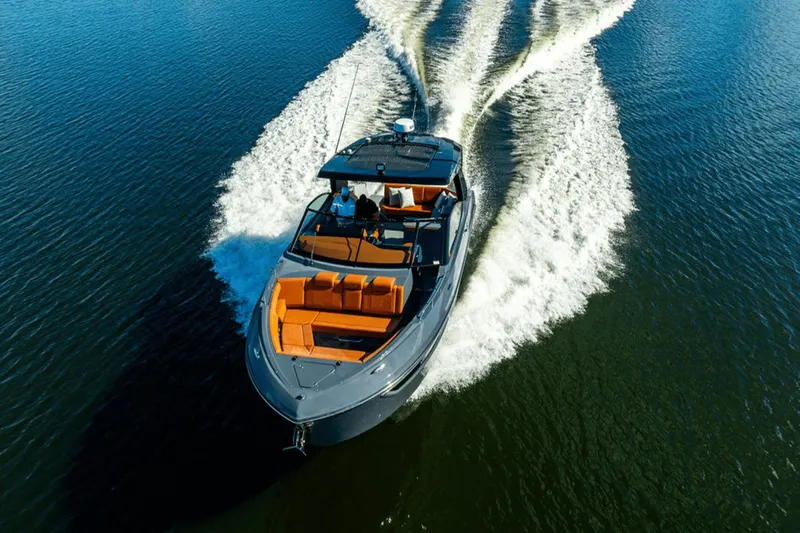 Knee Deep Yacht Photos Pics 