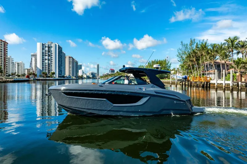 Knee Deep Yacht Photos Pics 