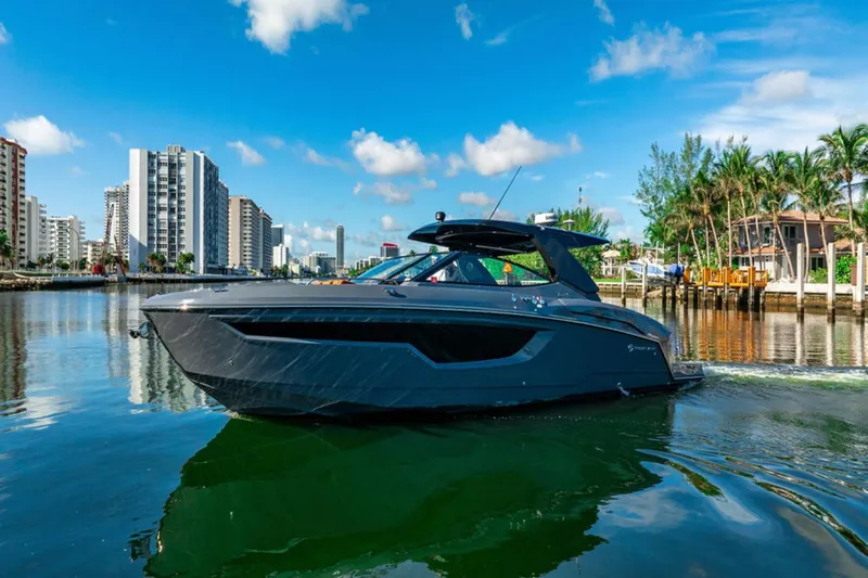 Knee Deep Yacht Photos Pics 