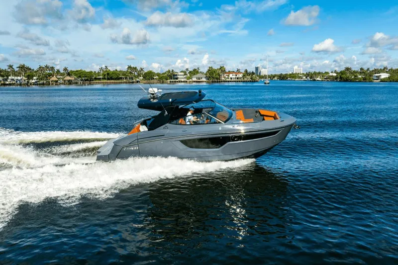 Knee Deep Yacht Photos Pics 