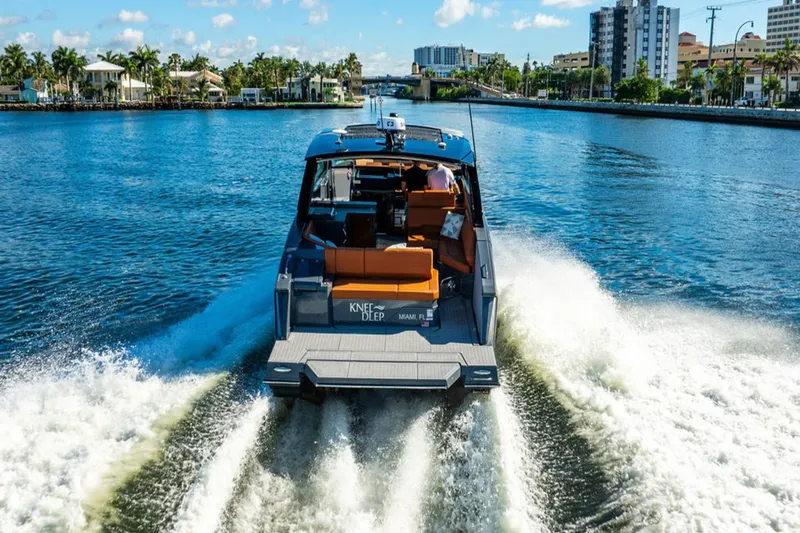 Knee Deep Yacht Photos Pics 