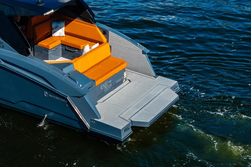 Knee Deep Yacht Photos Pics 