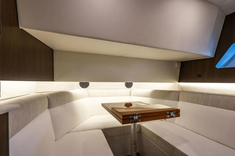 Knee Deep Yacht Photos Pics 