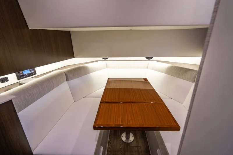 Knee Deep Yacht Photos Pics 