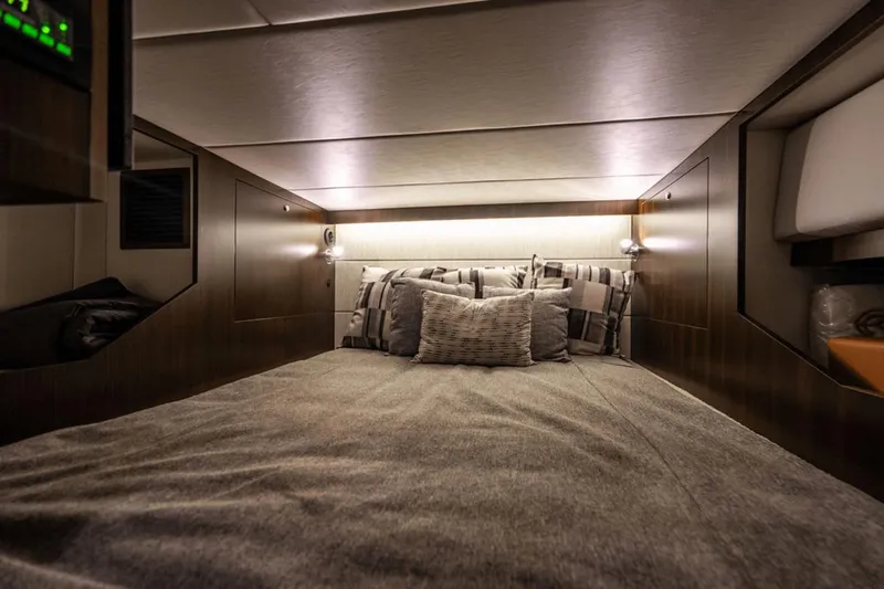 Knee Deep Yacht Photos Pics 