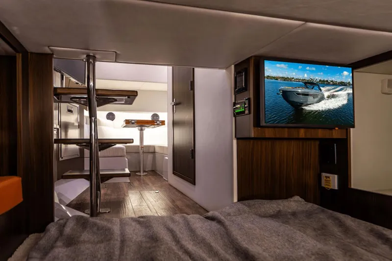 Knee Deep Yacht Photos Pics 