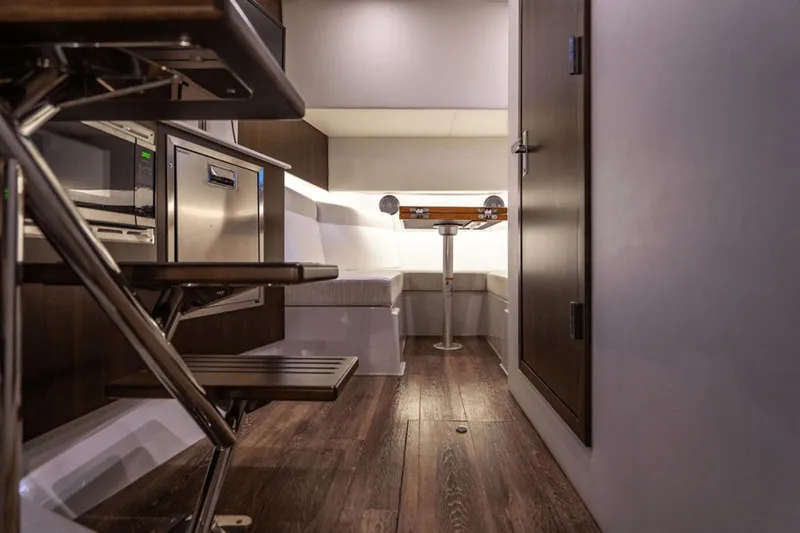 Knee Deep Yacht Photos Pics 