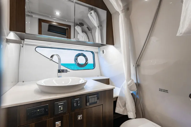 Knee Deep Yacht Photos Pics 