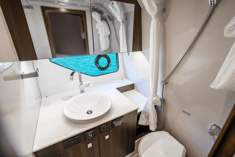 Knee Deep Yacht Photos Pics 