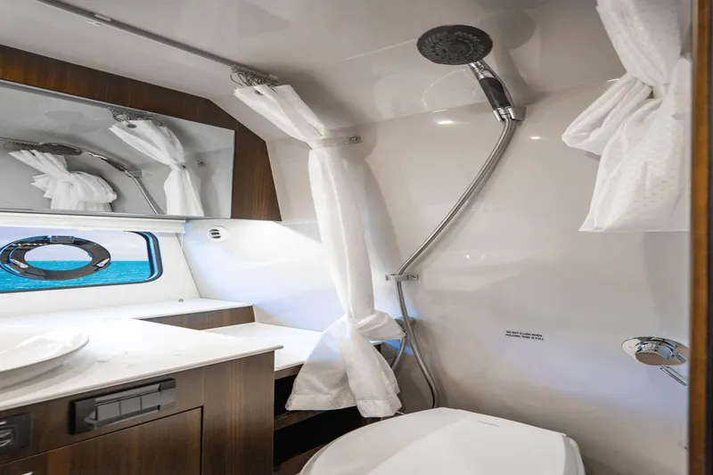 Knee Deep Yacht Photos Pics 