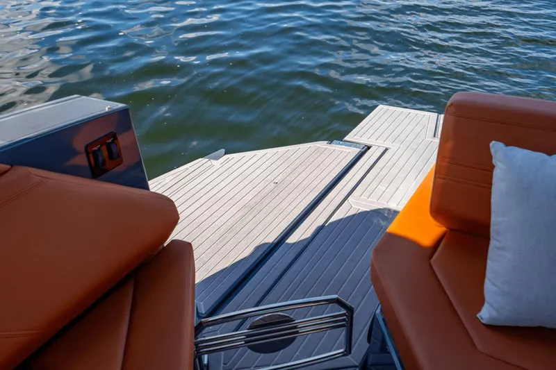 Knee Deep Yacht Photos Pics 