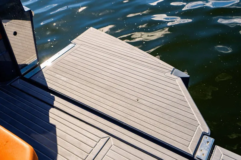 Knee Deep Yacht Photos Pics 