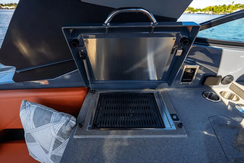 Knee Deep Yacht Photos Pics 