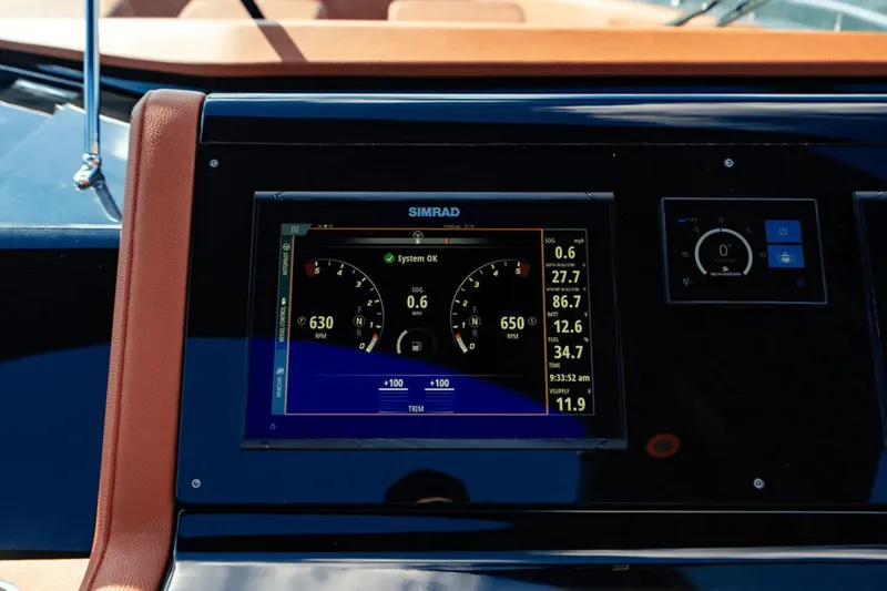 Knee Deep Yacht Photos Pics 