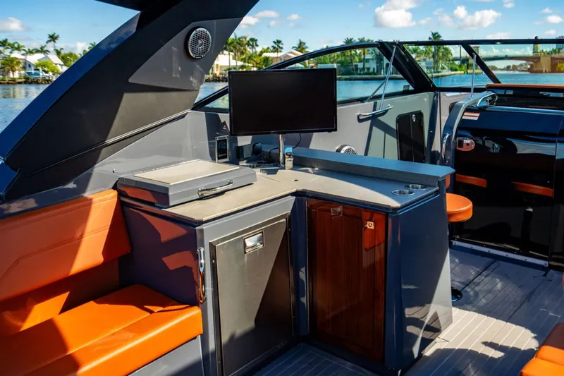 Knee Deep Yacht Photos Pics 