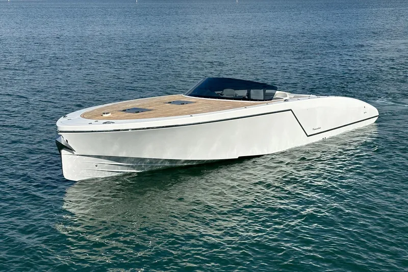 Lolo Yacht Photos Pics 2020 Frauscher 1017 GT luxury motorboat cruising on open water.