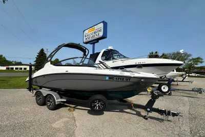Yamaha Boats 212SD