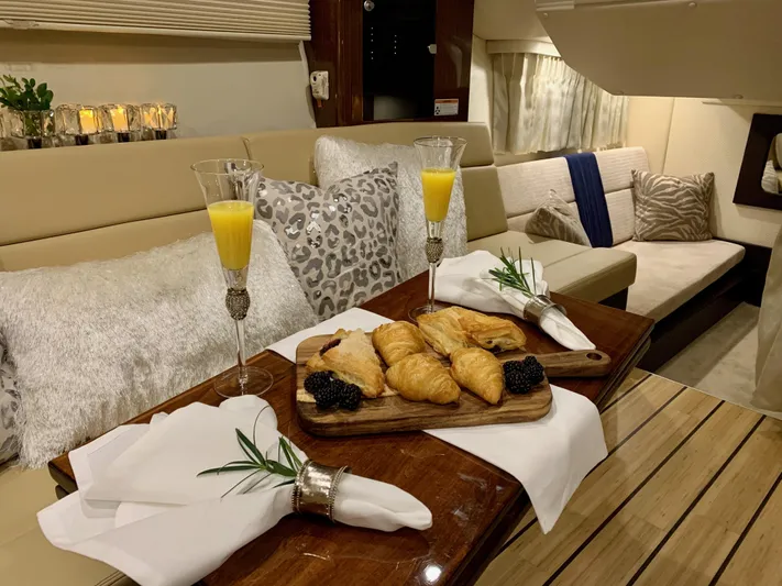 Calypso Yacht Photos Pics Interior Cabin to Starboard