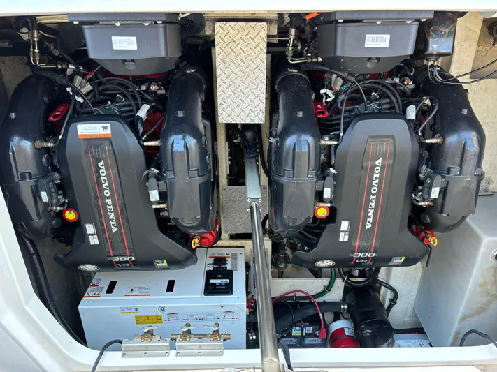 Calypso Yacht Photos Pics 