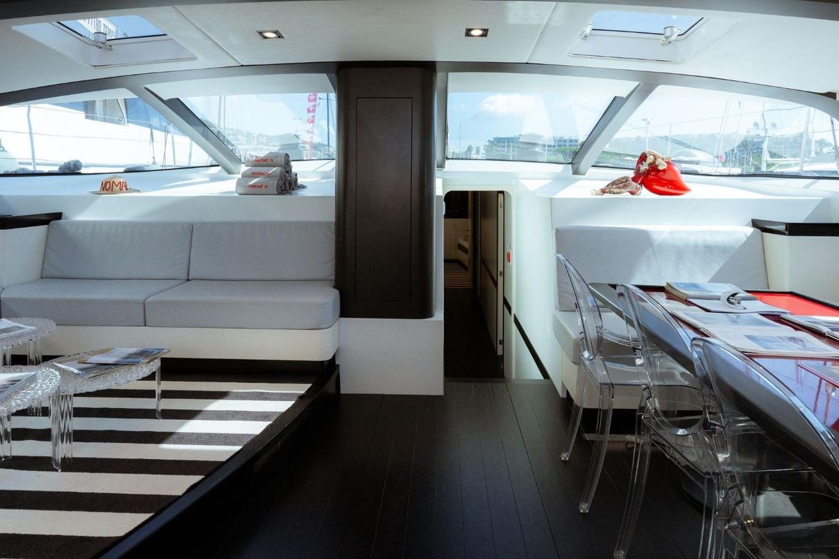 2013 Maxi Dolphin 109 
