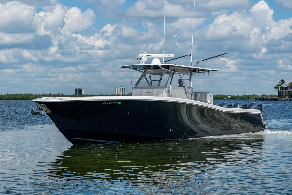 2015 Invincible 42 