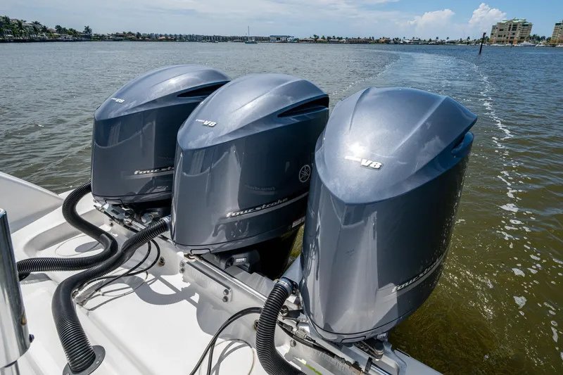  Yacht Photos Pics Triple Yamaha V8 engines on a 2015 Invincible 42 Open Fisherman boat.