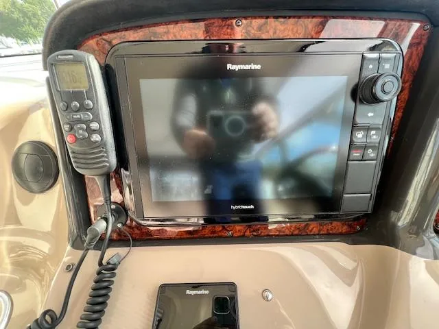  Yacht Photos Pics Control panel of a 2005 Sea Ray 500 Sundancer with Raymarine electronics.