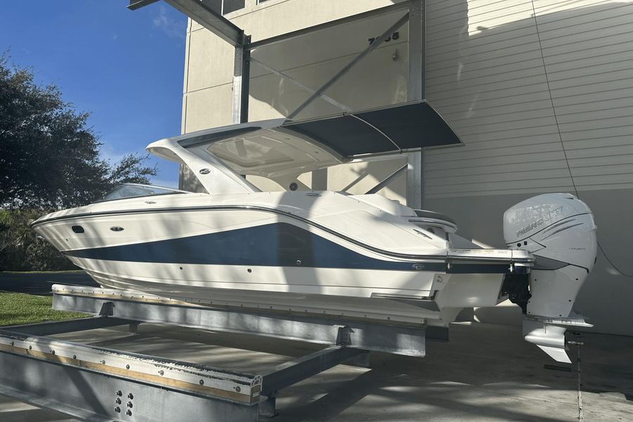 2019 Sea Ray 310 SLX OB