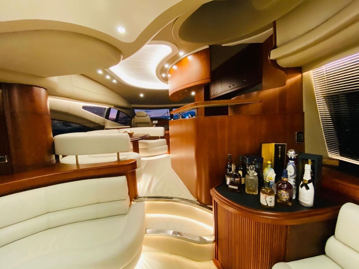 2006 Azimut 68 