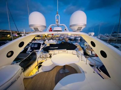 Yacht