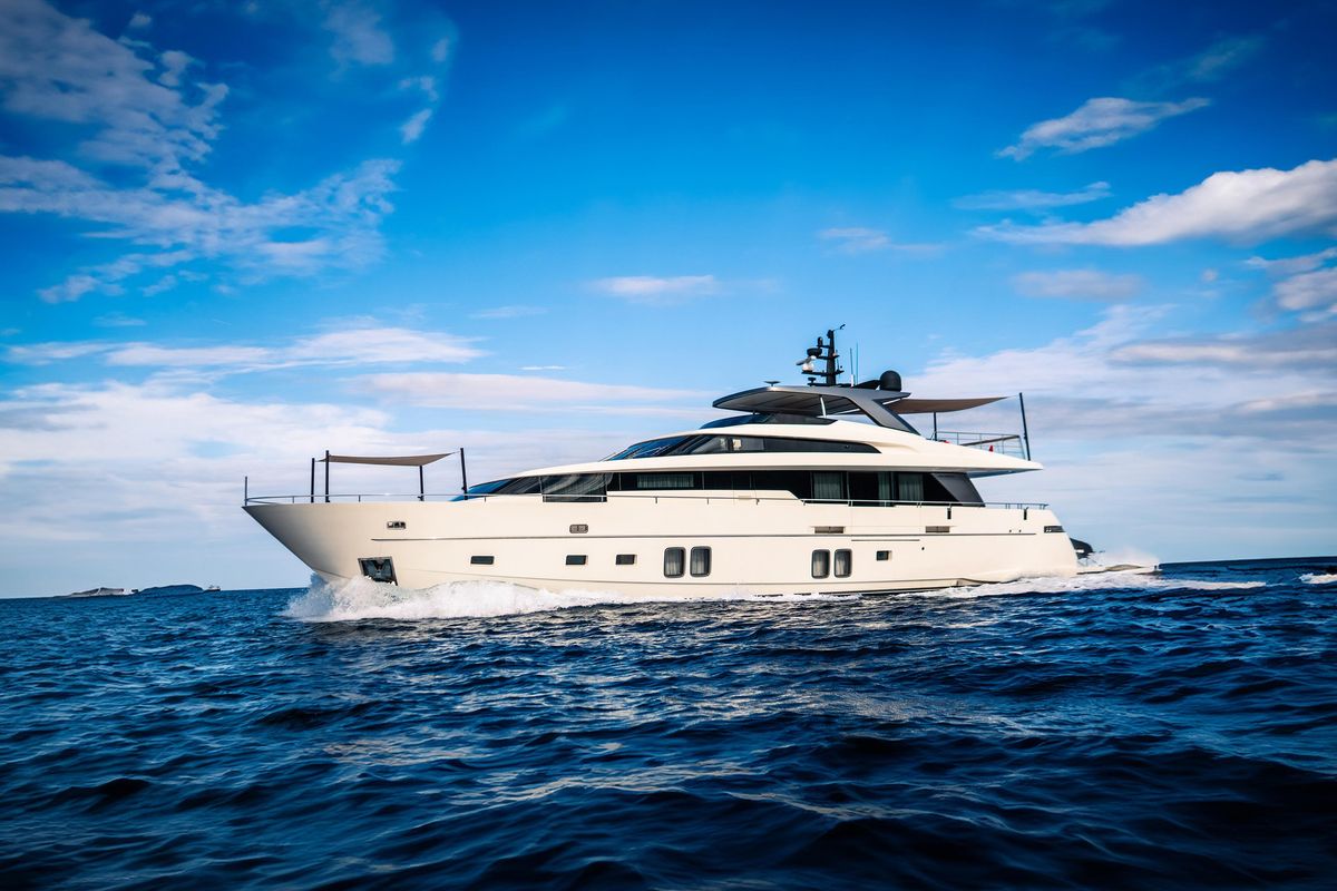 2017 Sanlorenzo 95 