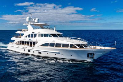 Yacht