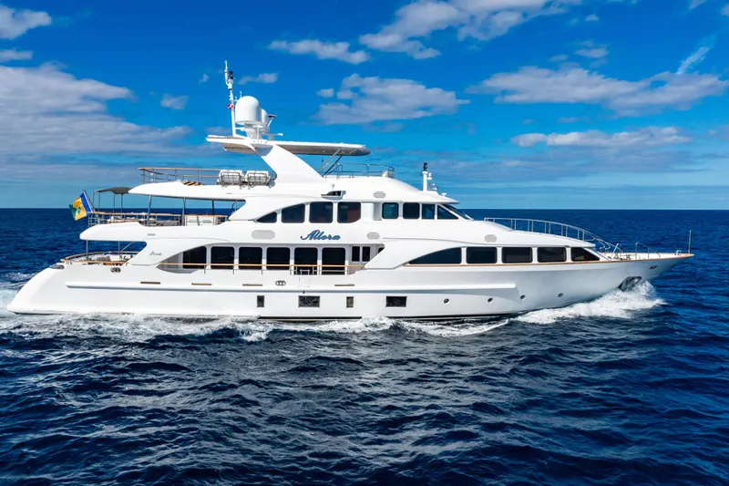 Allora Yacht Photos Pics Luxury yacht Benetti Classic 121 cruising on open sea, 2011 model.