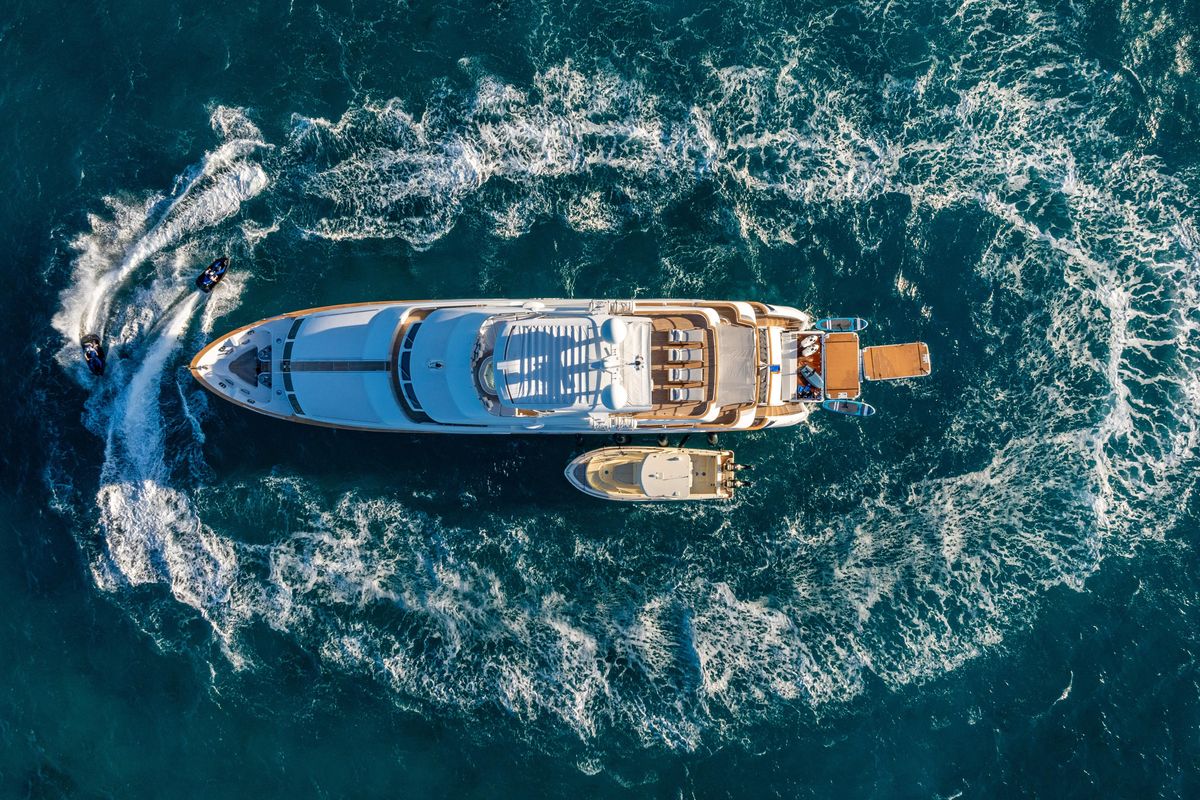 2011 Benetti 121 