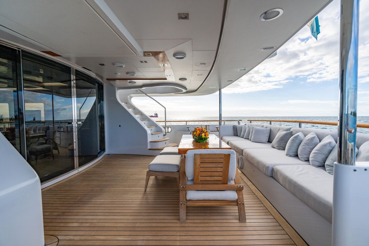 2011 Benetti 121 
