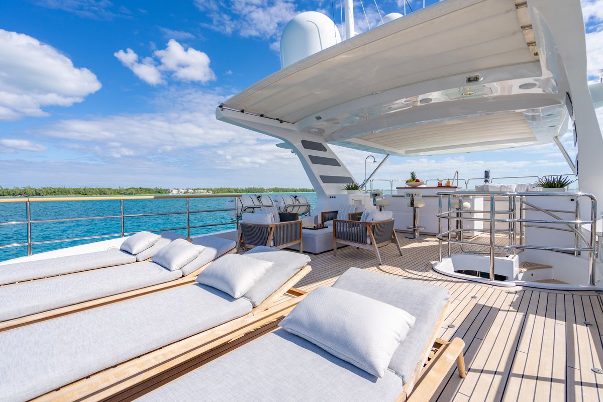 2011 Benetti 121 