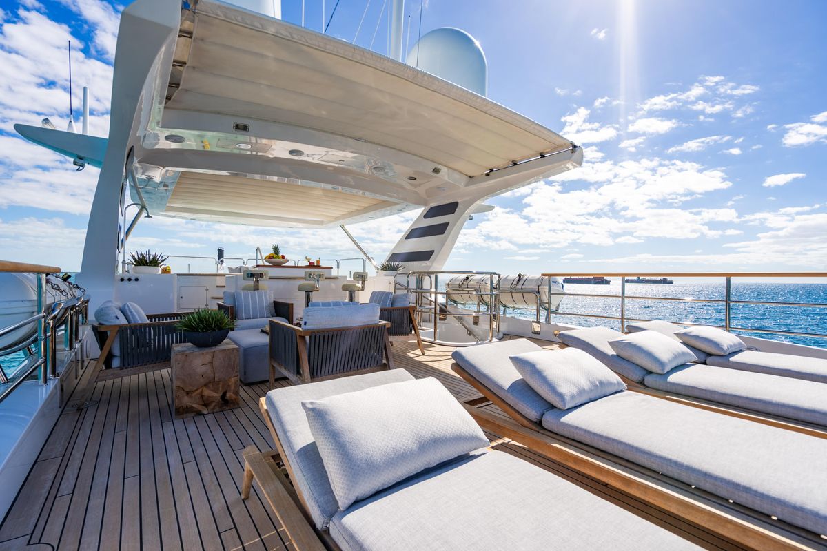 2011 Benetti 121 