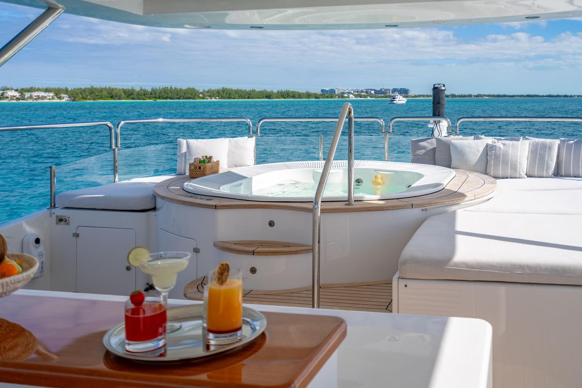 2011 Benetti 121 