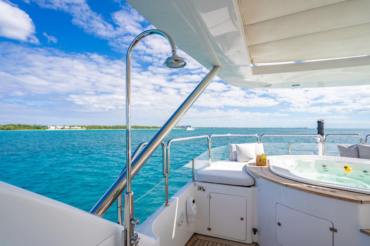 2011 Benetti 121 