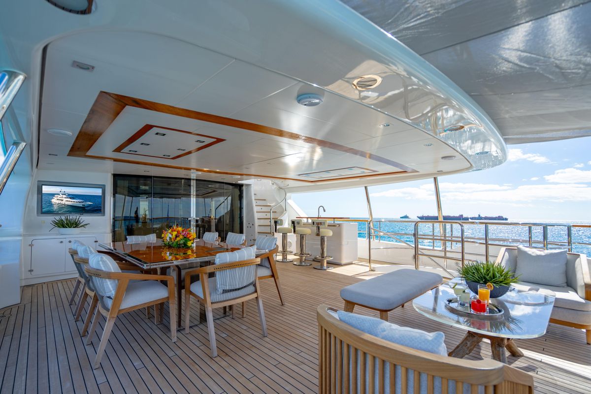 2011 Benetti 121 