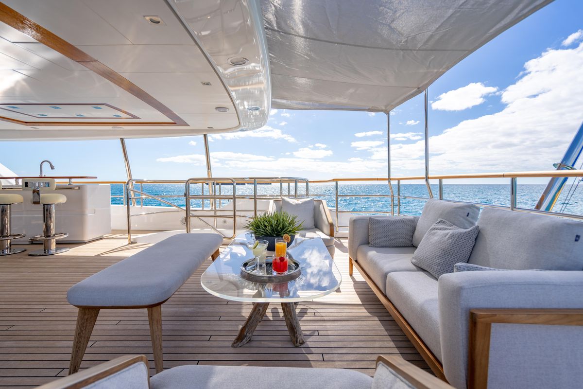 2011 Benetti 121 