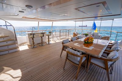 Yacht