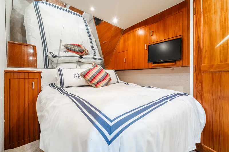 Desiderata Yacht Photos Pics 