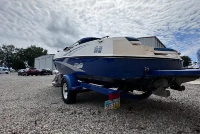 Yamaha Boats 210LX