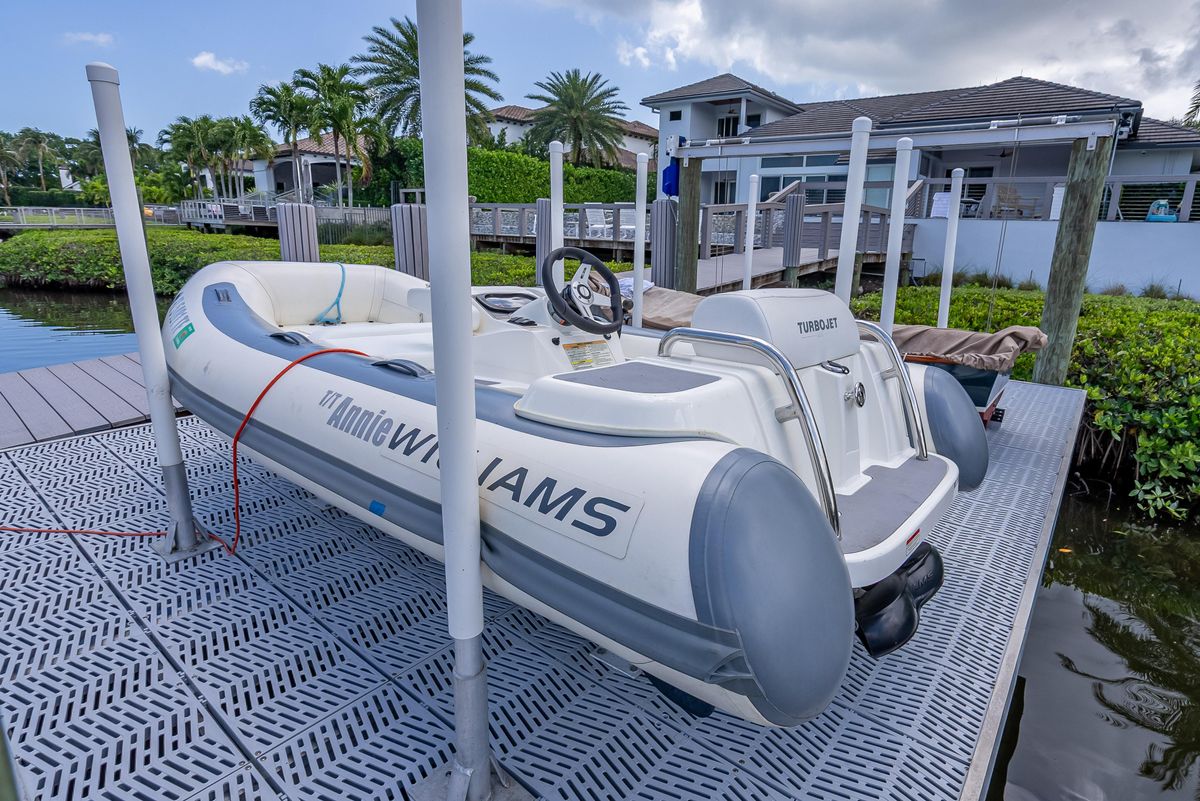 2019 Palm Beach Motor Yachts 55 